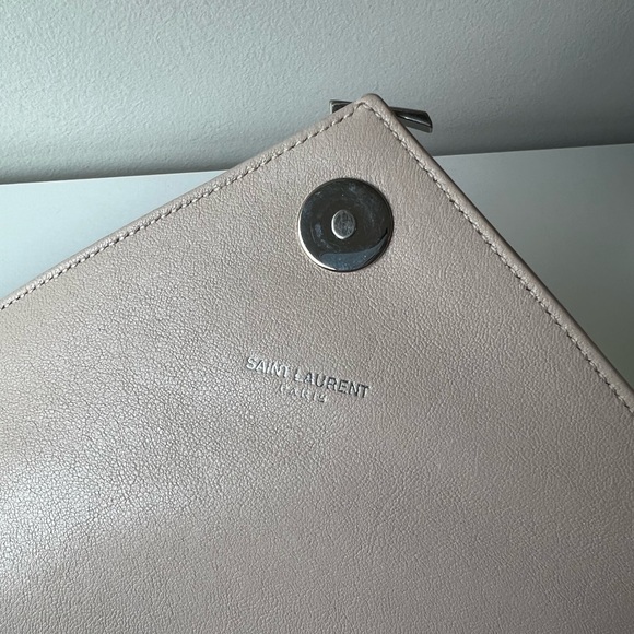 Saint Laurent medium College bag in nude quilted leather - Picture 6 of 9